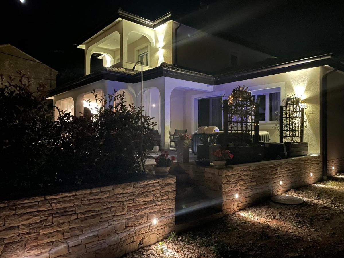 Villa Zonta Apartment Maremi With Private Jacuzzi Buje Exterior photo