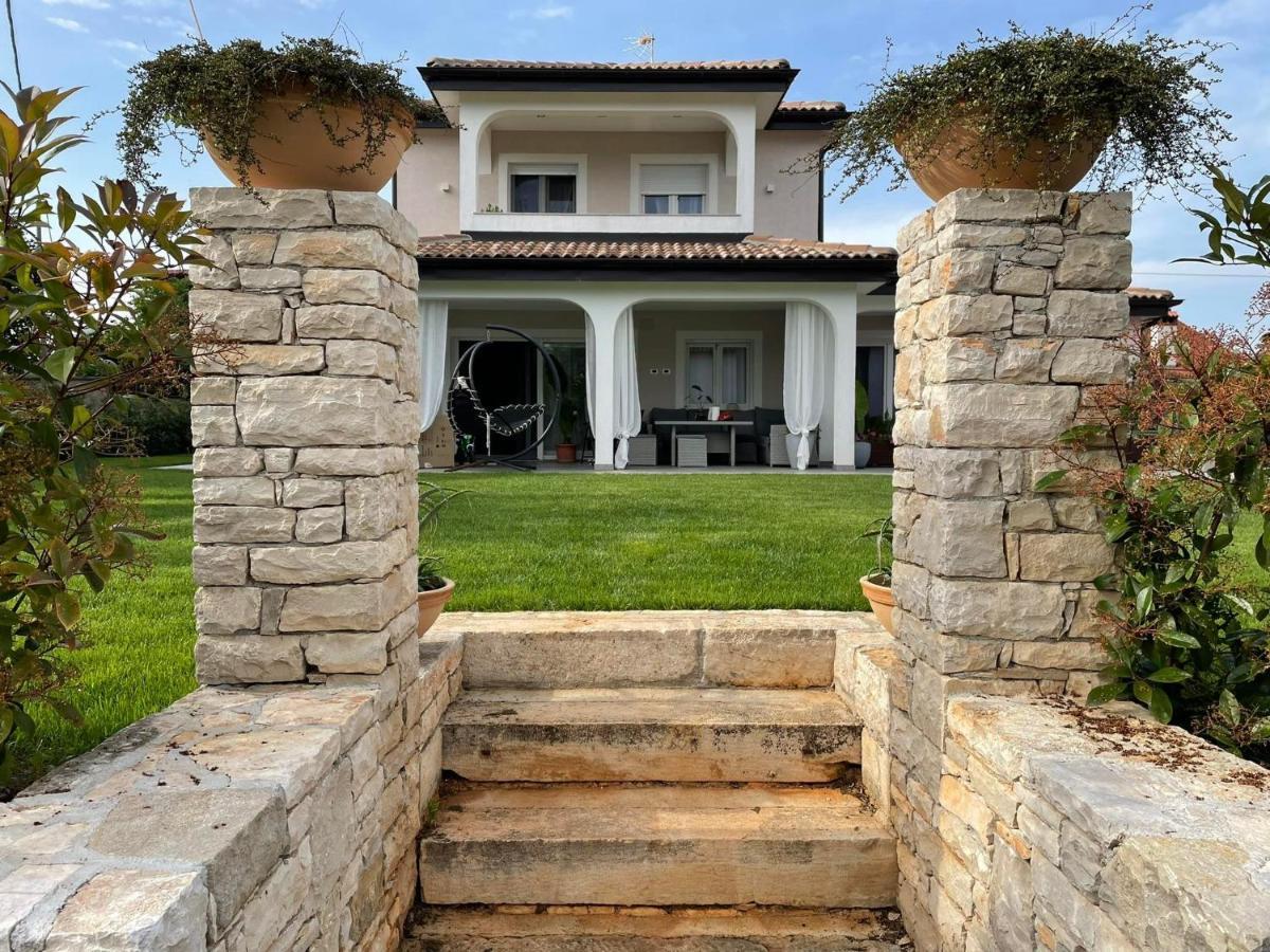 Villa Zonta Apartment Maremi With Private Jacuzzi Buje Exterior photo
