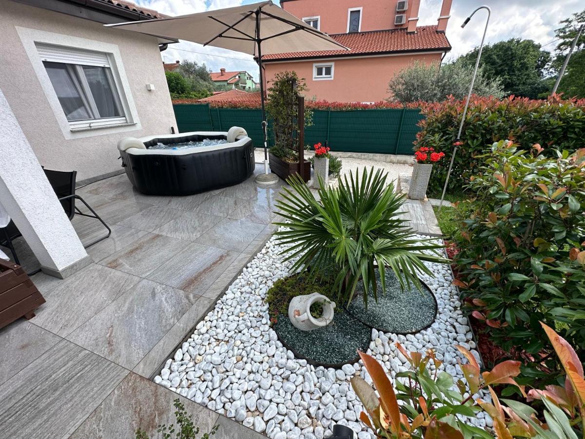 Villa Zonta Apartment Maremi With Private Jacuzzi Buje Exterior photo