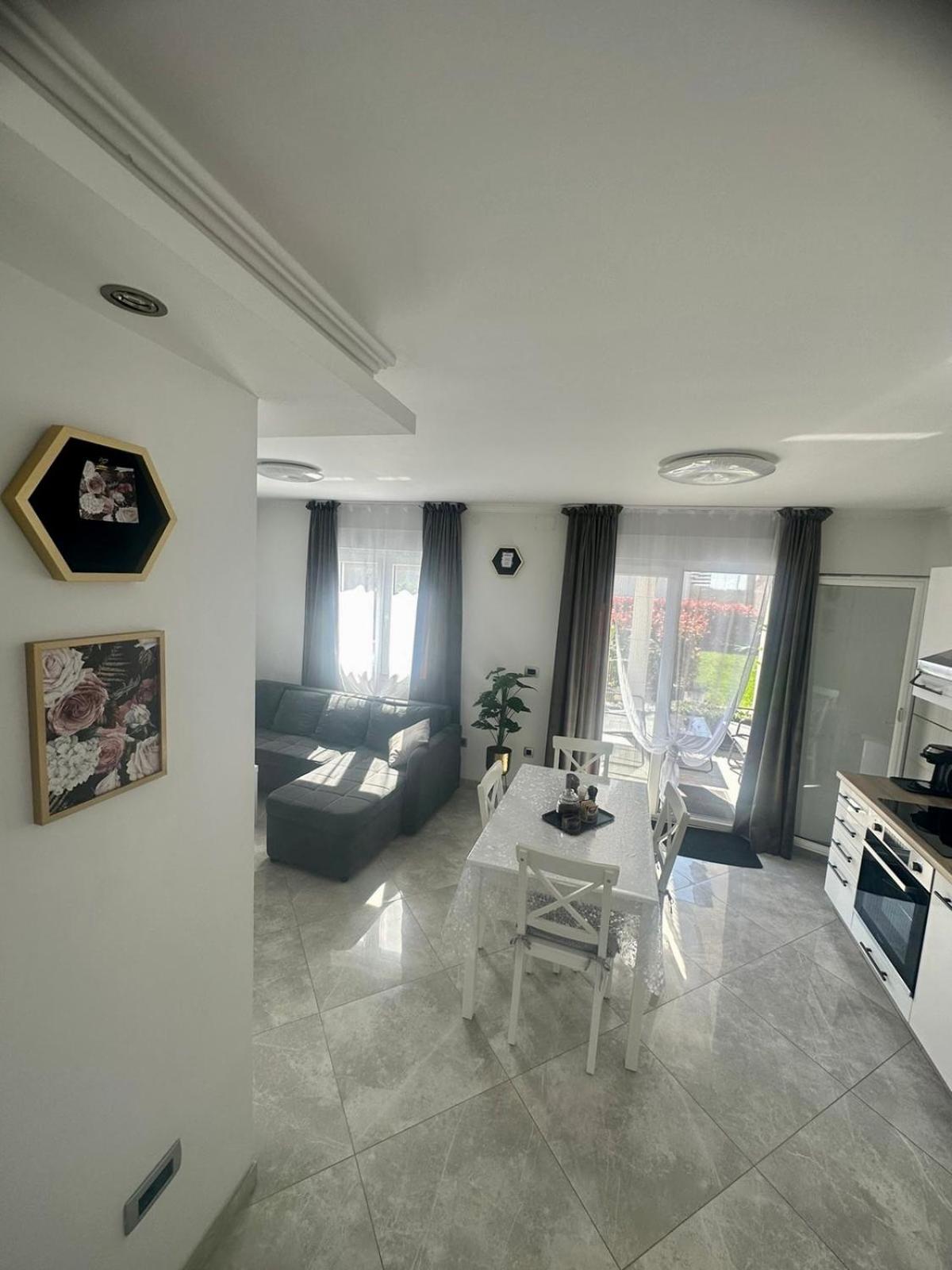 Villa Zonta Apartment Maremi With Private Jacuzzi Buje Exterior photo